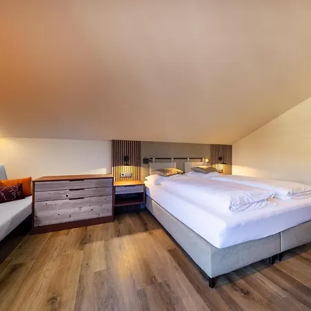 بيبولز كابرون