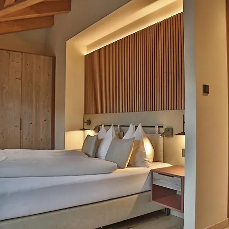 Hotel People's