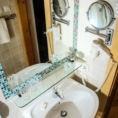 بيبولز فندق كابرون