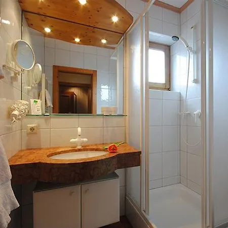 بيبولز كابرون